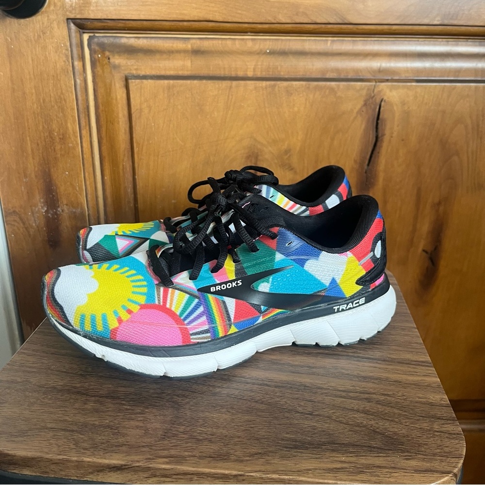 Brooks Trace 2 Running Shoe Limited Edition Mens 8 Black Multi Run Proud Sneaker